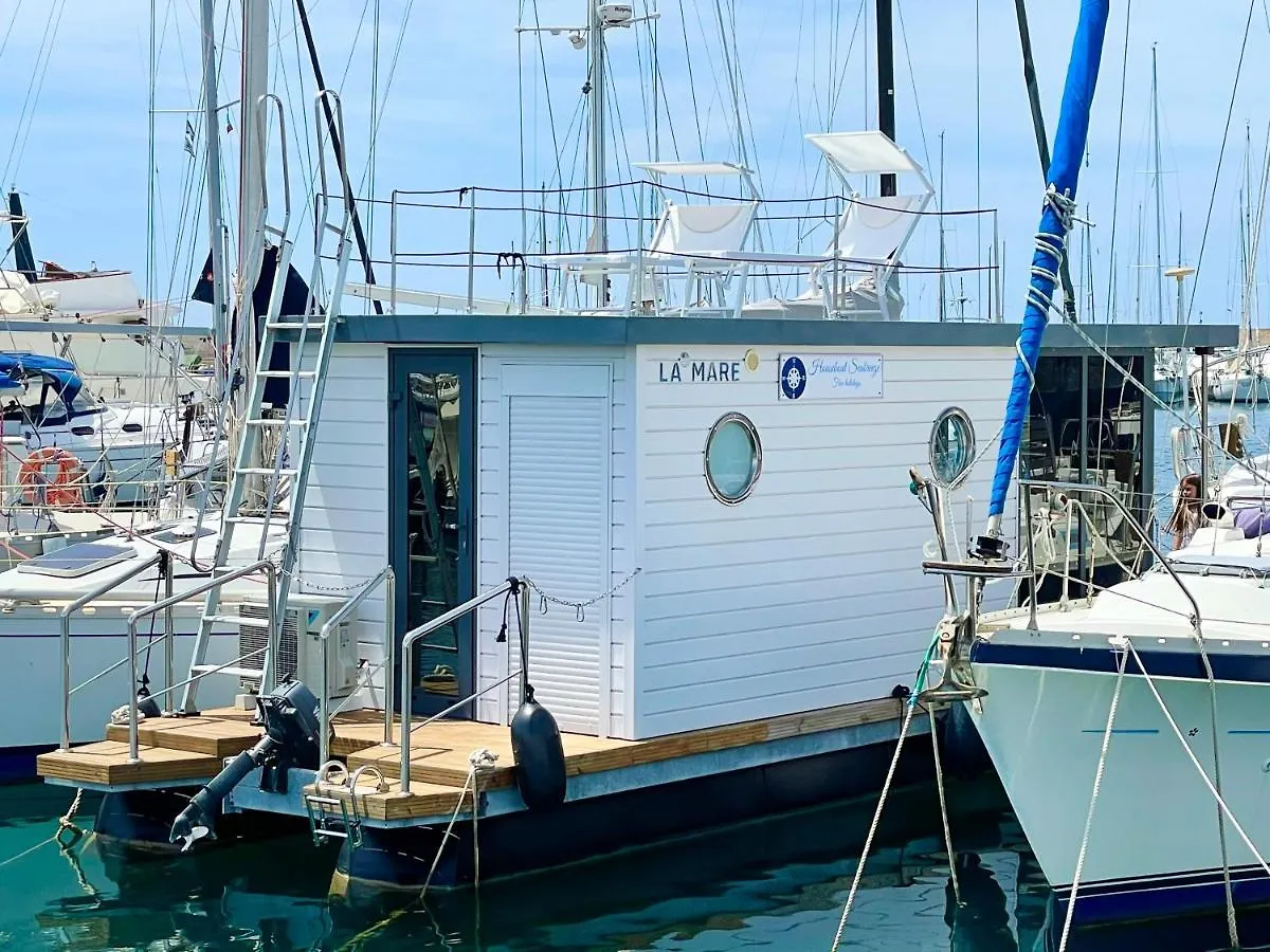 阿尔盖罗 Houseboat Seabreeze酒店