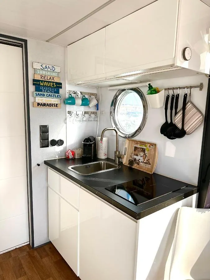 阿尔盖罗 Houseboat Seabreeze酒店