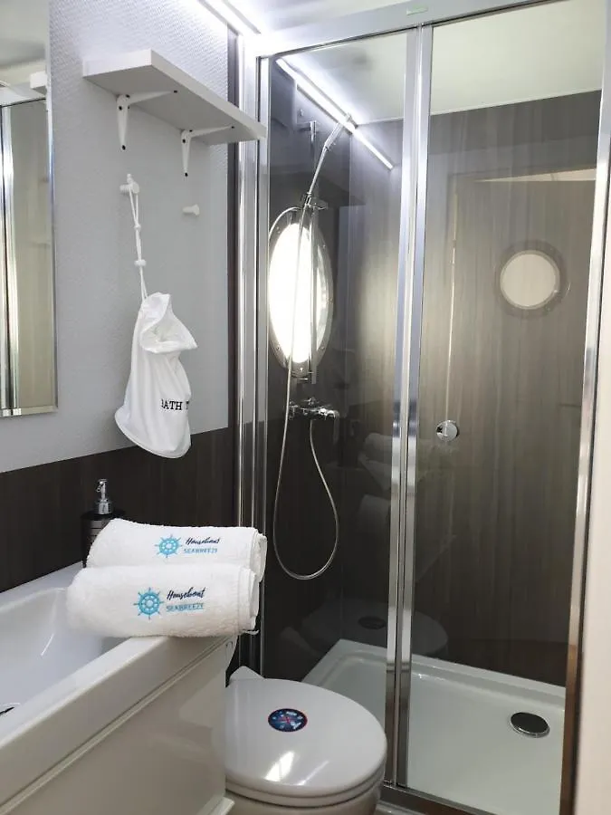 阿尔盖罗 Houseboat Seabreeze酒店 船屋